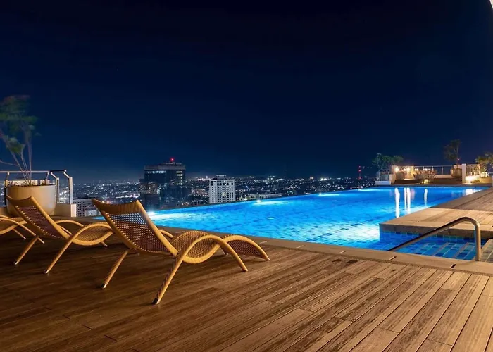 Executive Suite, Skyline Near Solaire & Mrt Aparthotel