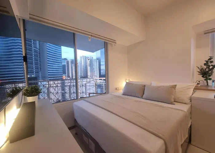 Executive Suite, Skyline Near Solaire & Mrt Manila