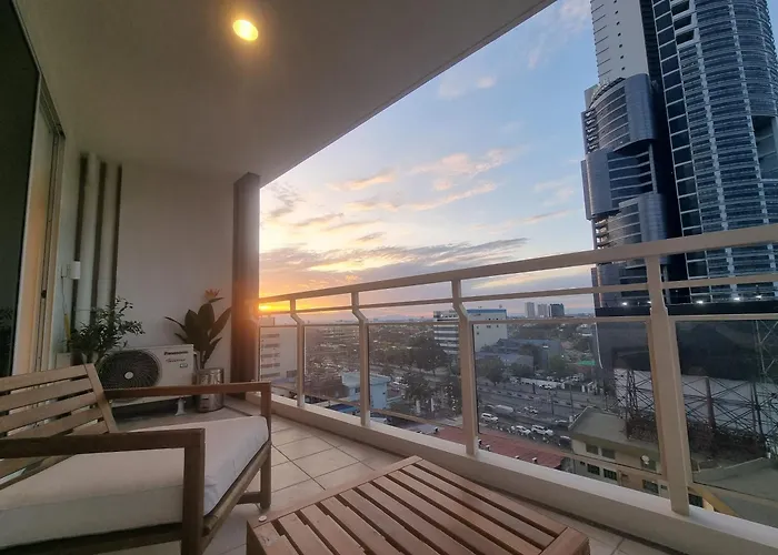 Executive Suite, Skyline Near Solaire & Mrt