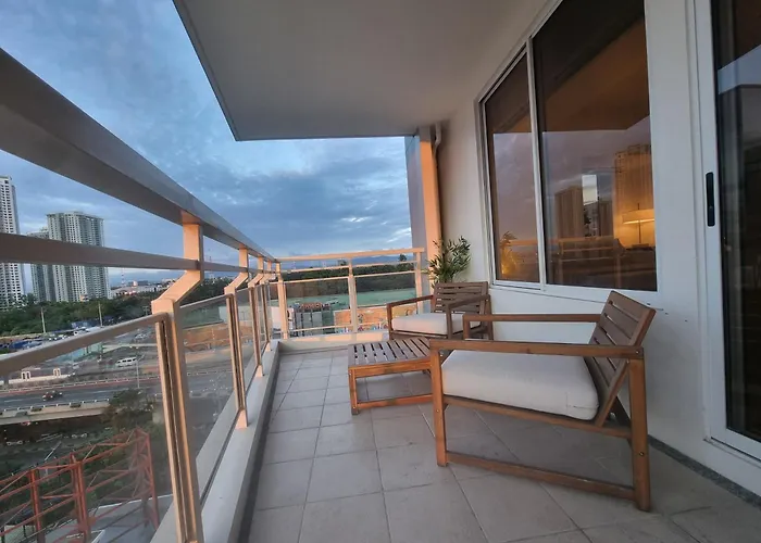 Executive Suite, Skyline Near Solaire & Mrt