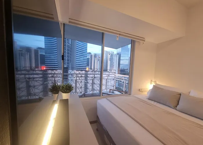 Aparthotel Executive Suite, Skyline Near Solaire & Mrt 4*