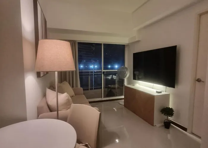 Aparthotel Executive Suite, Skyline Near Solaire & Mrt 4*