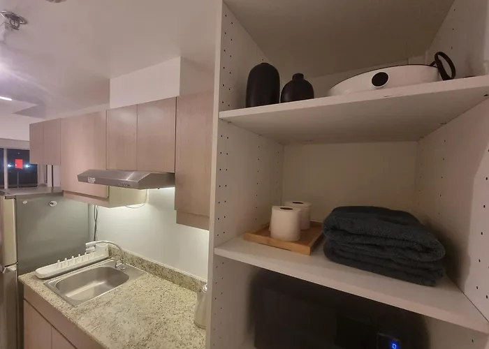 Executive Suite, Skyline Near Solaire & Mrt Manila