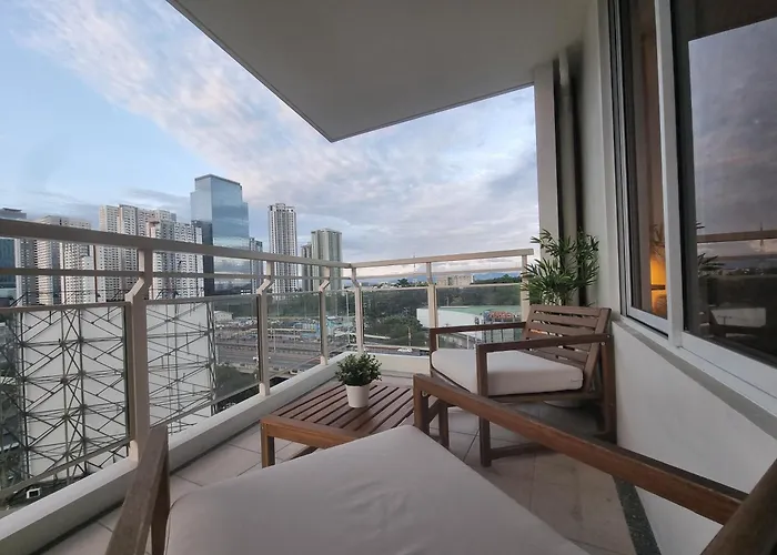 Aparthotel Executive Suite, Skyline Near Solaire & Mrt