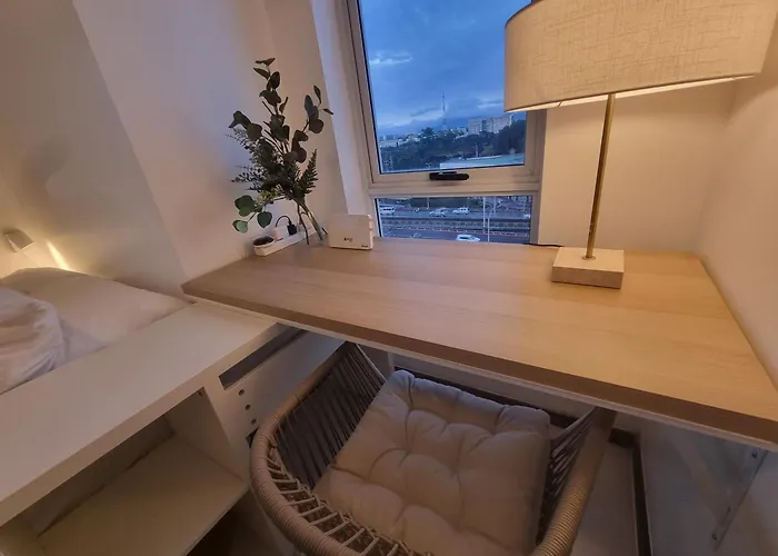 Executive Suite, Skyline Near Solaire & Mrt Manila