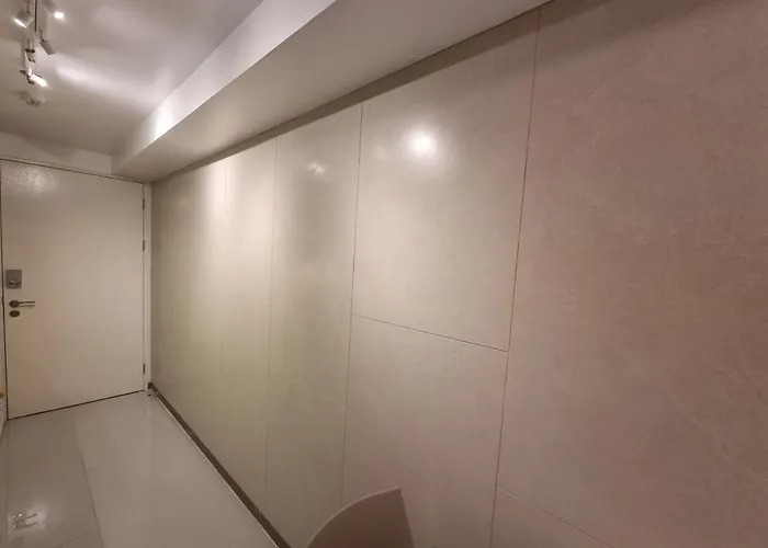 Executive Suite, Skyline Near Solaire & Mrt Manila