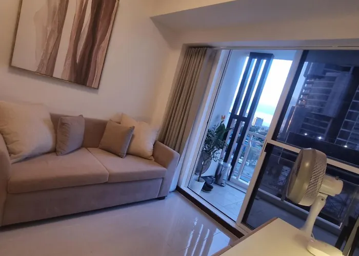 Executive Suite, Skyline Near Solaire & Mrt