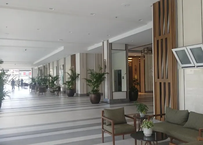 Executive Suite, Skyline Near Solaire & Mrt