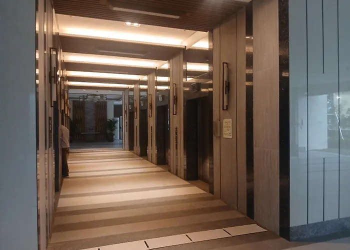 Aparthotel Executive Suite, Skyline Near Solaire & Mrt 4*