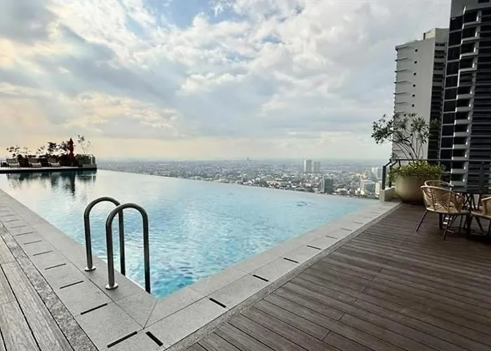 Executive Suite, Skyline Near Solaire & Mrt Aparthotel